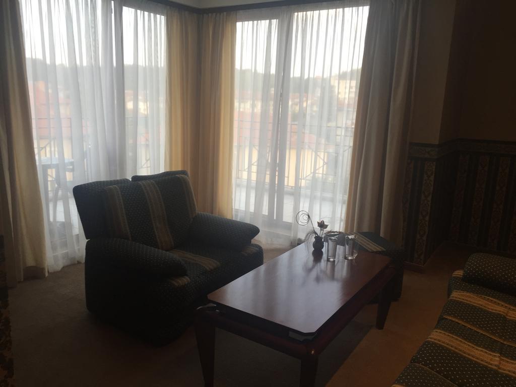 Chateau Montagne Hotel Troyan Trojan Zewnętrze zdjęcie
